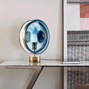 Современная минималистичная светодиодная настольная лампа из прозрачного дымчато-серого стекла для прикроватной тумбочки в спальне, кабинета, кафе, ресторана, чайной, Настольная лампа с железным Искусством